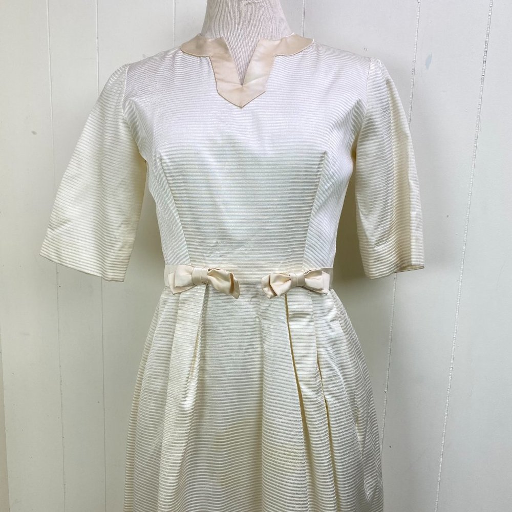 Vintage Ivory Ribbon Bow & Trim Wedding Dress - Picture 2 of 14